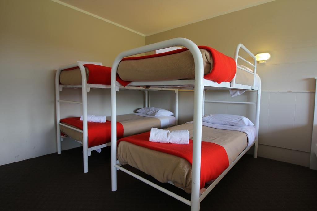 Snowy Mountains Resort And Function Centre Adaminaby Room photo
